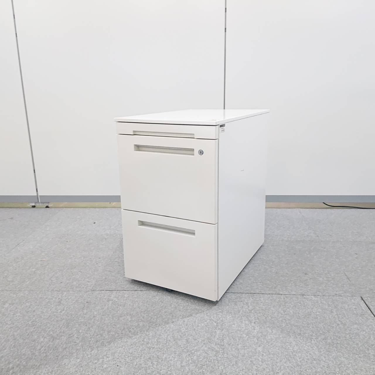 【送料無料】イトーキ サイドワゴン 脇机 ワゴン A4 2段 W40×D59.3×H65.1cm ホワイト 中古
