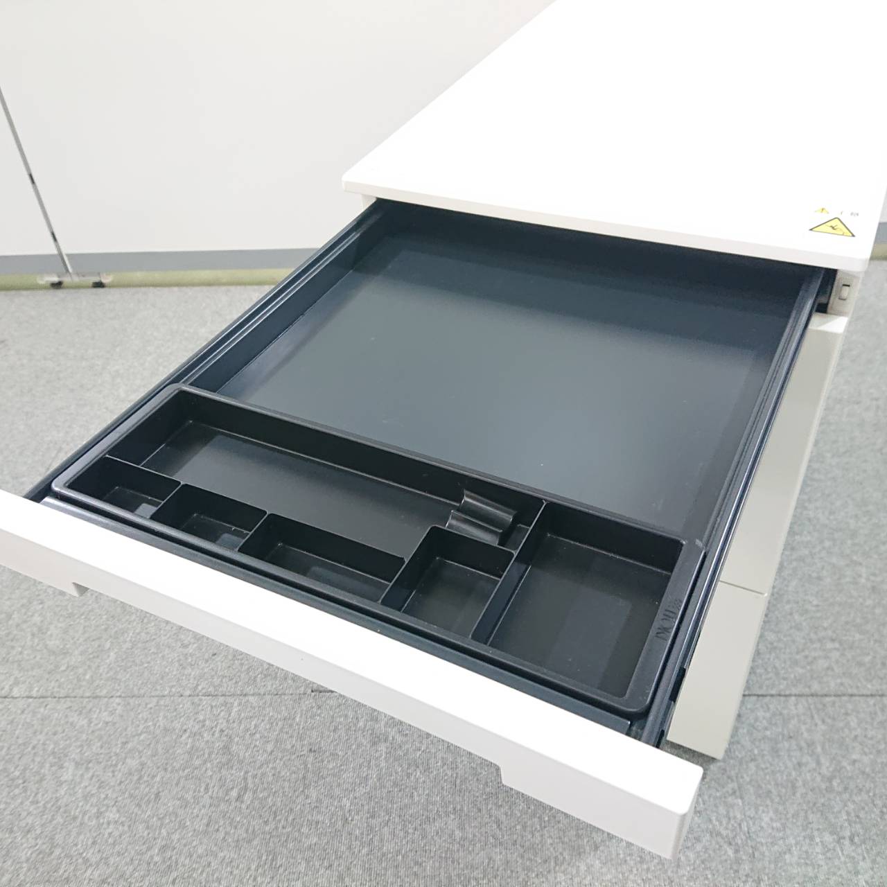 【送料無料】イトーキ サイドワゴン 脇机 ワゴン A4 2段 W40×D59.3×H65.1cm ホワイト 中古