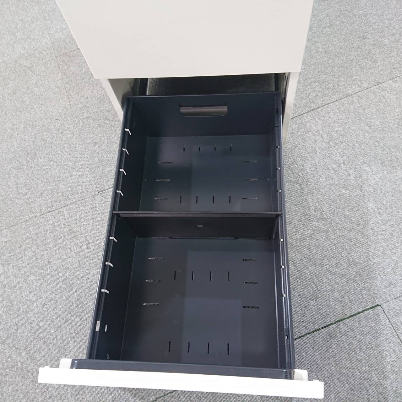【送料無料】イトーキ サイドワゴン 脇机 ワゴン A4 2段 W40×D59.3×H65.1cm ホワイト 中古