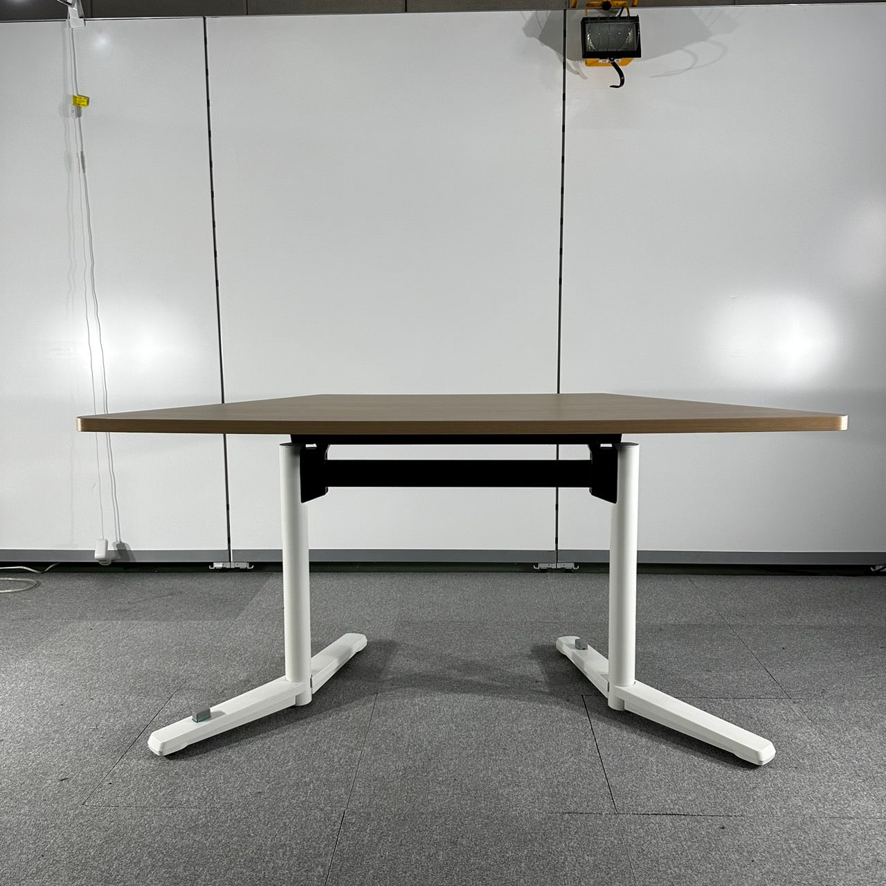 オカムラ 1人用 デスク セミナー 机 研修デスク 学習デスク スタッキング 2020年製 中古