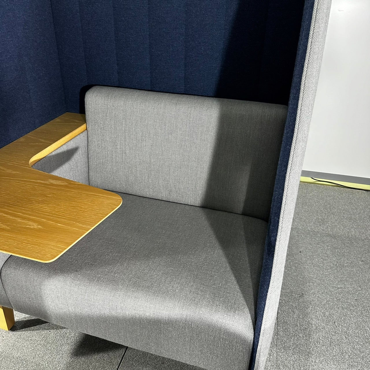 コクヨ インターバル オンライン用ブース ワークブース 個室型 集中ブース WEB会議 1人ソファ グレー 中古②