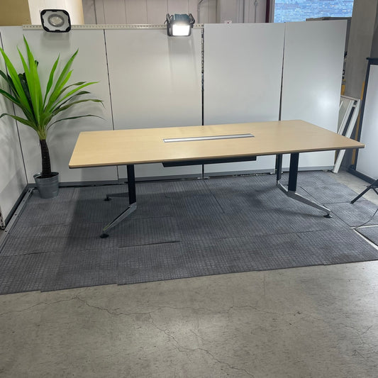 コクヨ 会議テーブル ミーティングテーブル ナチュラル W2400 D1200 H720（WTT-B302P1M）2016年製