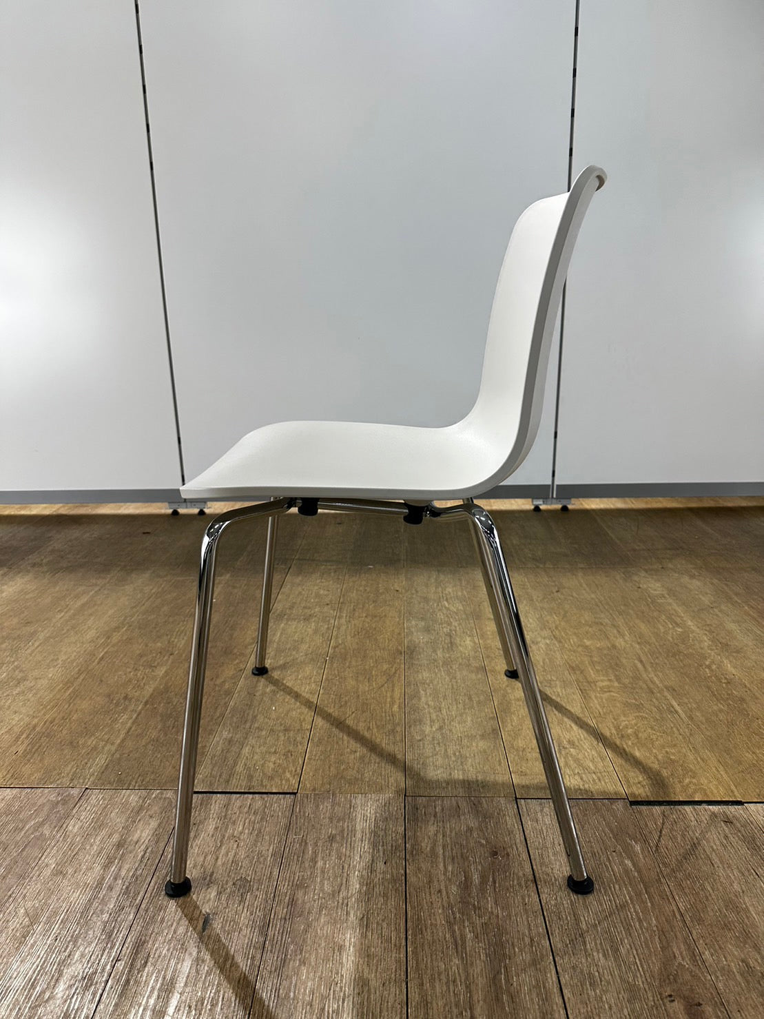【送料無料】vitra ヴィトラ ミーティングチェア ホワイト halシリーズ 会議椅子 2018年 中古