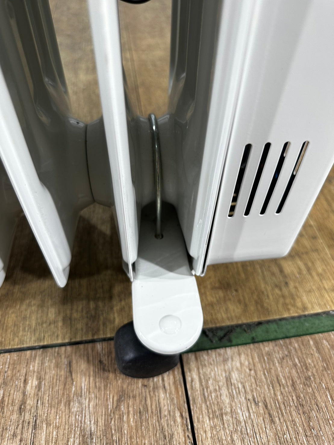 中古|オイルラジエターヒーター 三ツ星貿易 BH-8824EH 通電OK