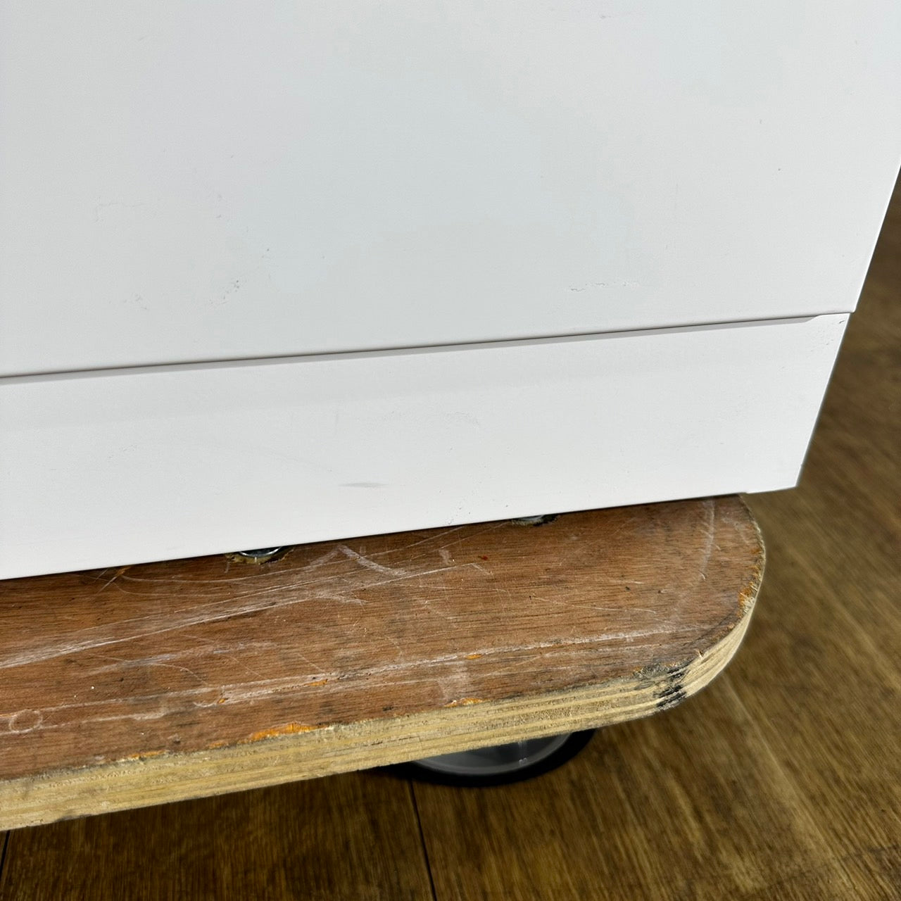 コクヨ エディア ローキャビネット スチール書庫 両開き 鍵つき ホワイト 2013年製 中古