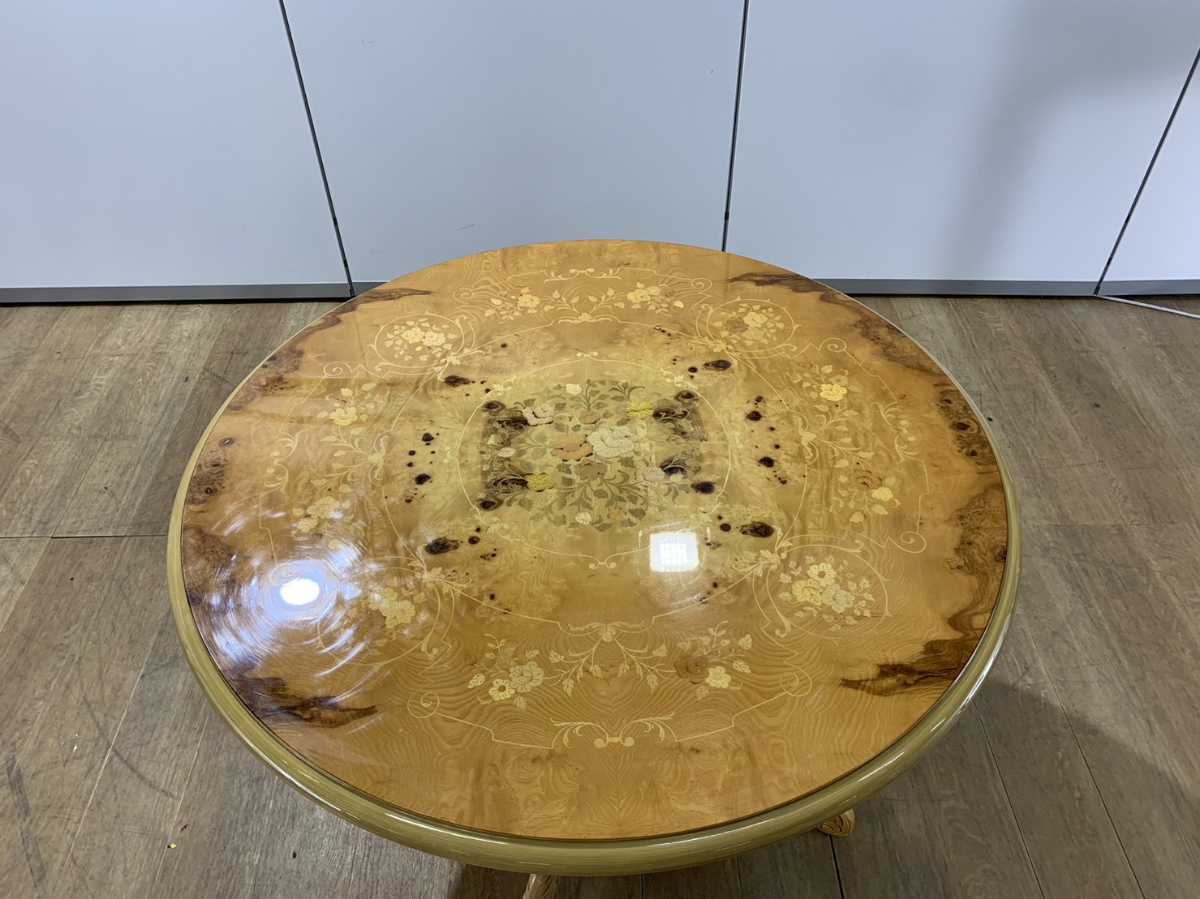 中古|造作 円形 丸テーブル イス Rocco 椅子2脚セット 待合 応接 アンティーク調 重厚感 ロビー