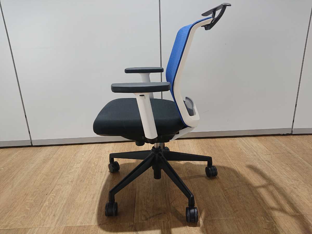 内田洋行 カリッサ ブルー ジャケットハンガー メッシュタイプ