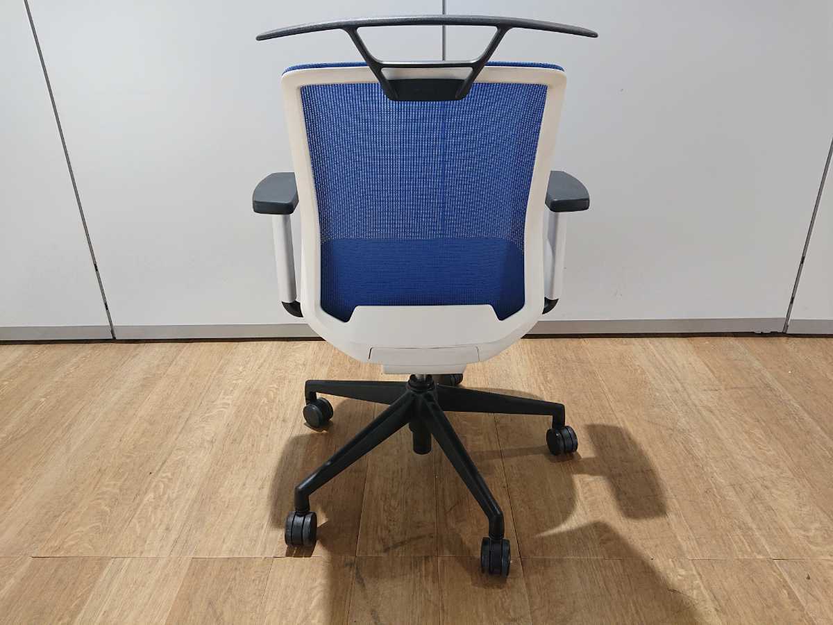 内田洋行 カリッサ ブルー ジャケットハンガー メッシュタイプ