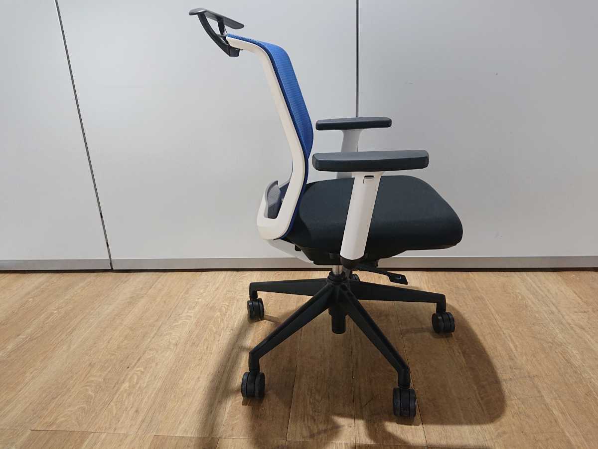 内田洋行 カリッサ ブルー ジャケットハンガー メッシュタイプ