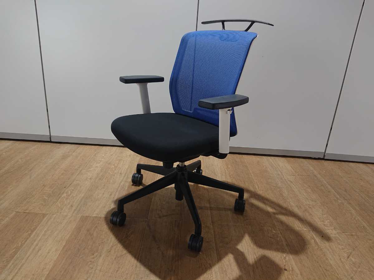 内田洋行 カリッサ ブルー ジャケットハンガー メッシュタイプ
