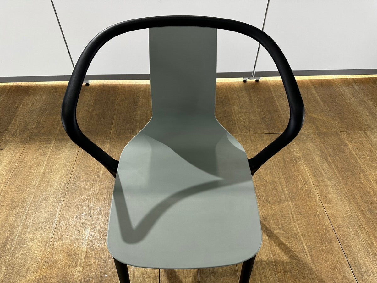 【送料無料】ヴィトラ Vitra ベルヴィルチェア アームチェア カフェ ダイニング 椅子 中古