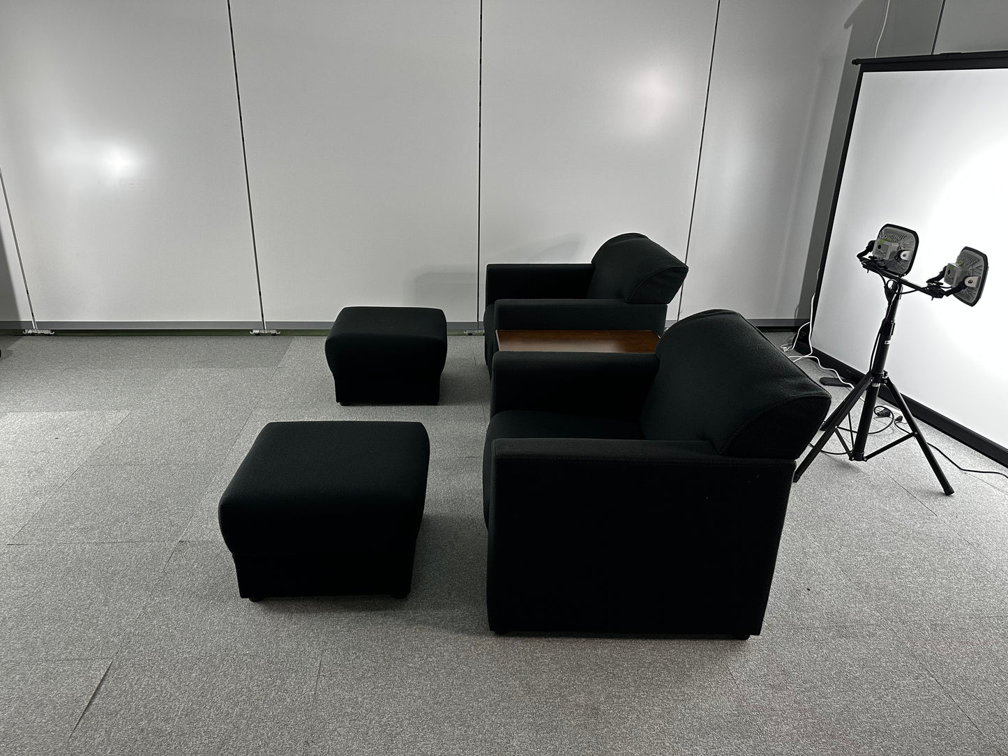 中古｜ウチダ 内田洋行 応接セット 役員室 社長室 2人 1人掛けソファ×2 サイドテーブル スツール
