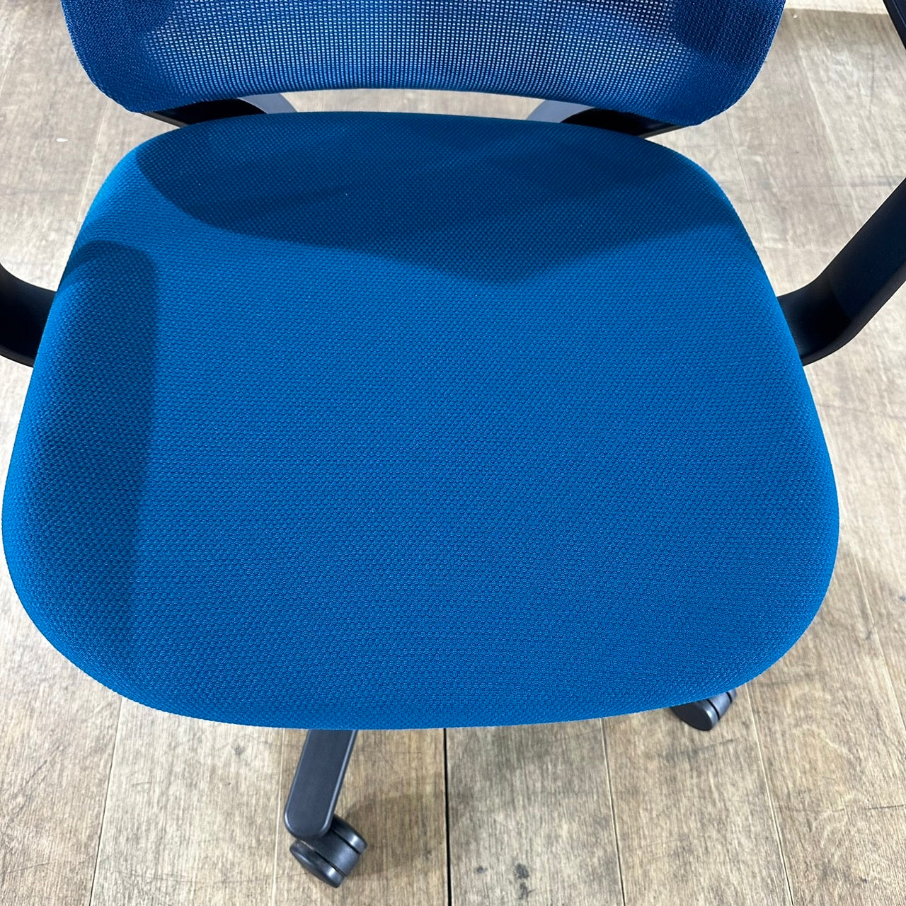 【送料無料】コクヨ ミトラ 固定肘 事務椅子 メッシュ ブルー 2020年製 中古