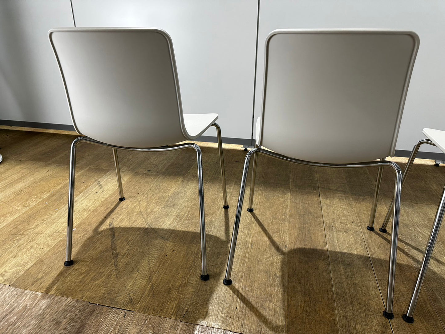 【送料無料】4脚 vitra ヴィトラ ミーティングチェア HALシリーズ 会議椅子 2018年 ホワイト 中古