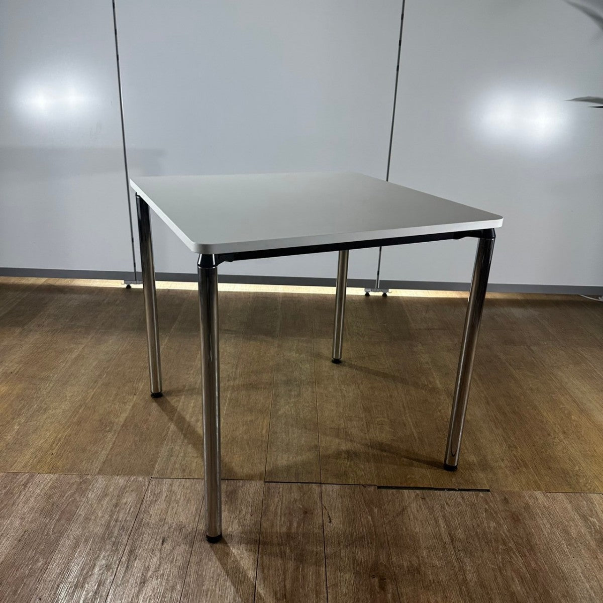 中古｜イトーキ テーブル 正方形 作業台 ミーティングテーブル W750 D750 H720