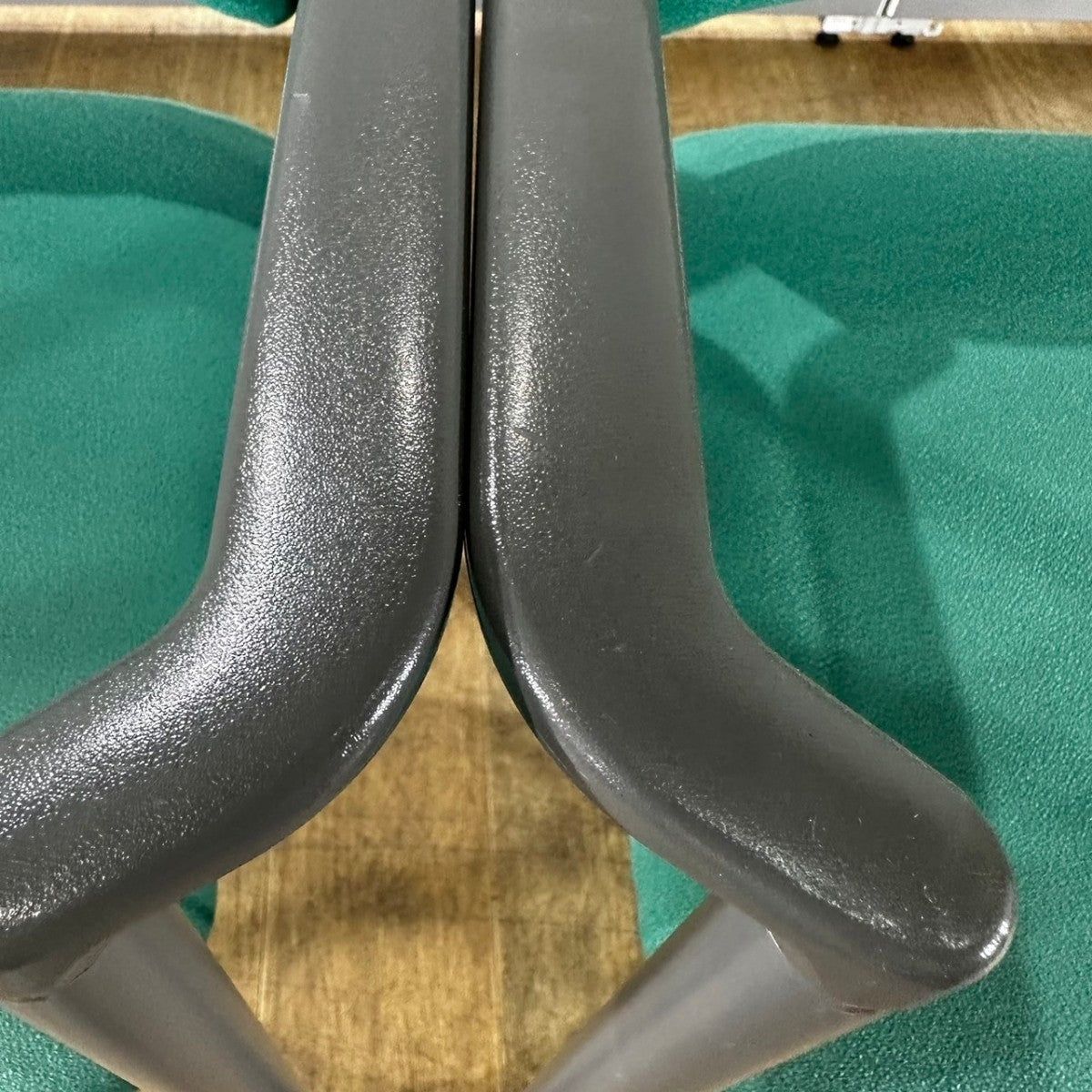 【送料無料】2脚  コクヨ 会議 椅子 打合せ 椅子 100シリーズ CK-101CF4-WN ミディアムミント 中古